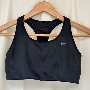 Nike padded black sports bra 548543-010  nwot